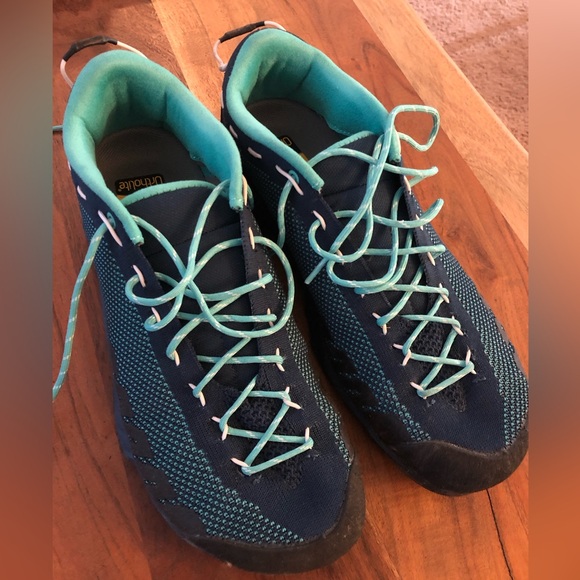 La Sportiva TX2 Women’s Approach Shoe Size 9 - Turquoise/Blue - Picture 2 of 7